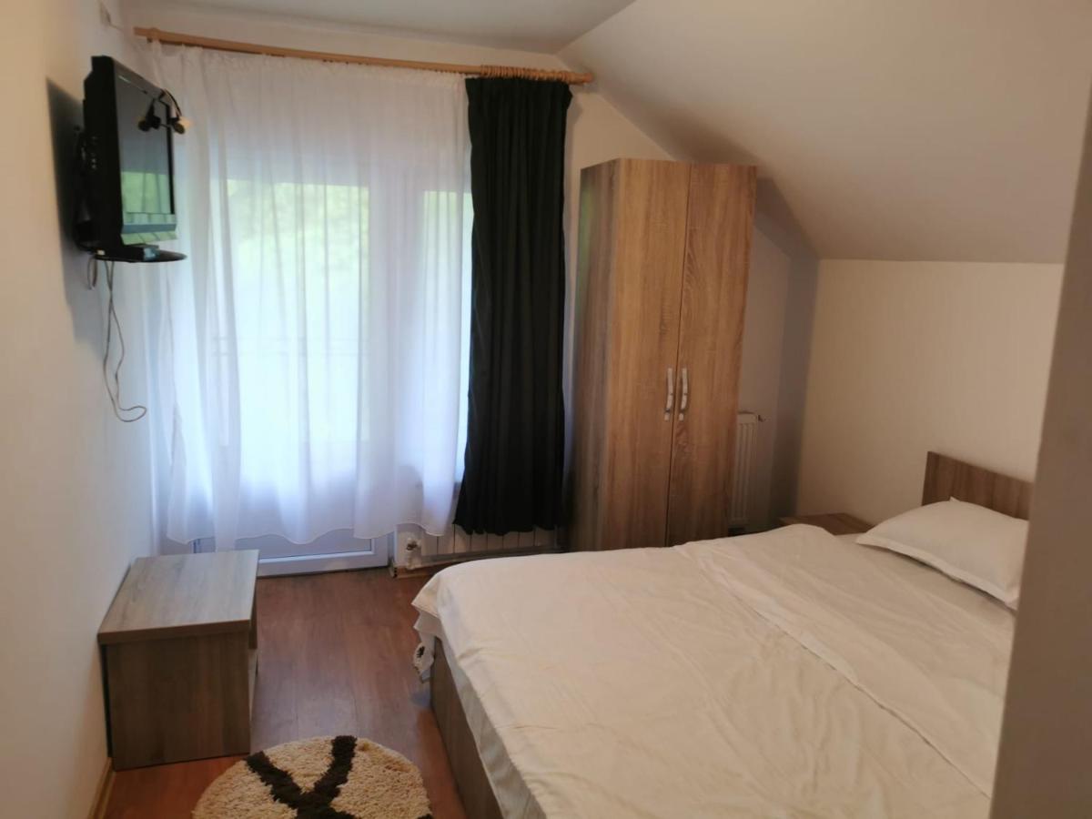 Casa Noastra Hotel Orsova Szoba fotó