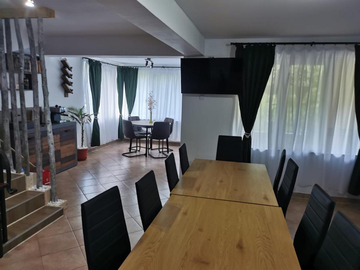 Casa Noastra Hotel Orsova Kültér fotó