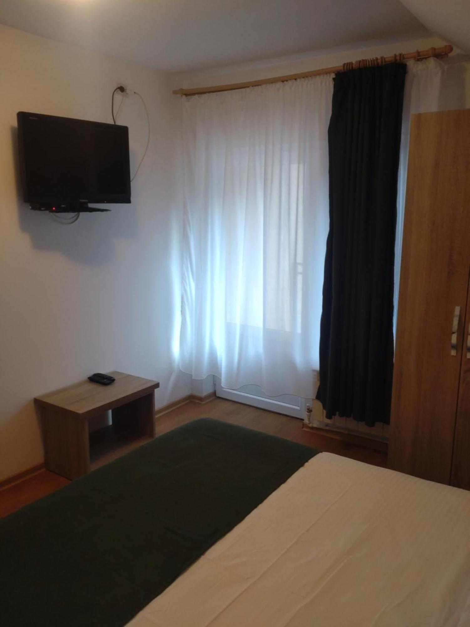 Casa Noastra Hotel Orsova Szoba fotó